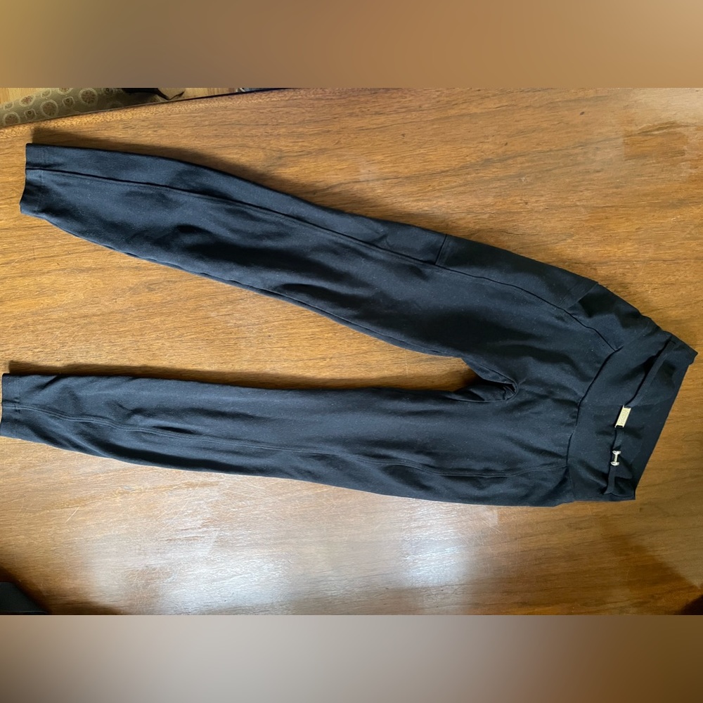 Bombshell Sportswear Barbell Leggings in Black